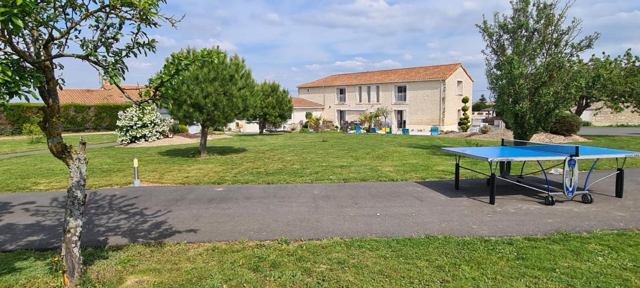 Gite Et Mobile Home La Gloriette Proche Futuroscope Neuville-du-Poitou المظهر الخارجي الصورة